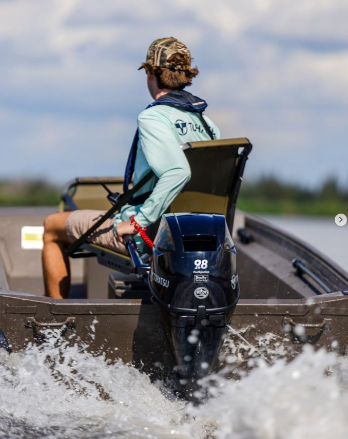 2-stroke versus 4-stroke outboard engines