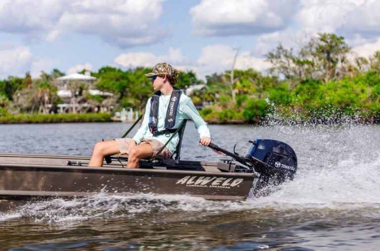 2-stroke versus 4-stroke outboard engines