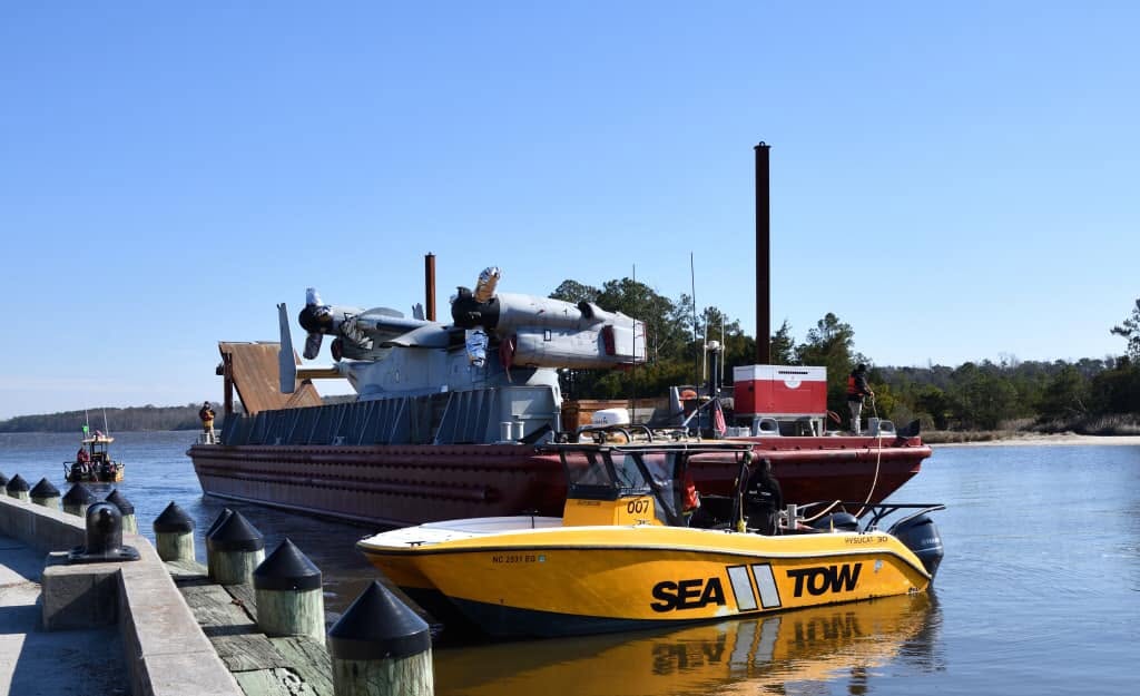 sea tow Boat Towing Assistance